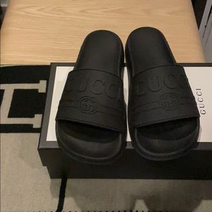 Gucci Logo Rubber Slide - Size 39 / 8.5